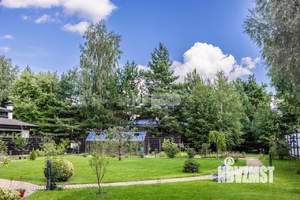 Дом 1000м², 3-этажный, участок 19 сот.  