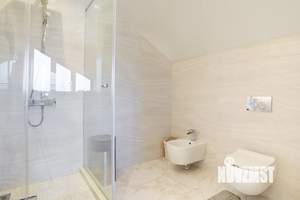 Дом 340м², 2-этажный, участок 15 сот.  