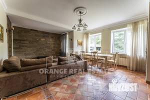 Таунхаус 350м², 3-этажный, участок 8 сот.  