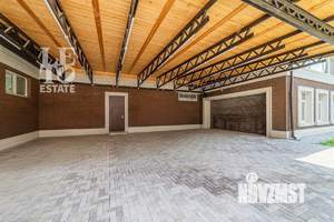 Дом 650м², 2-этажный, участок 40 сот.  
