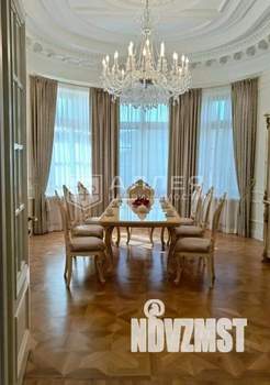 Коттедж 1670м², 4-этажный, участок 40 сот.  