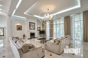 Дом 643м², 3-этажный, участок 17 сот.  