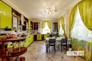 Дом 358м², 2-этажный, участок 21 сот.  