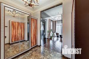 Коттедж 320м², 2-этажный, участок 8 сот.  