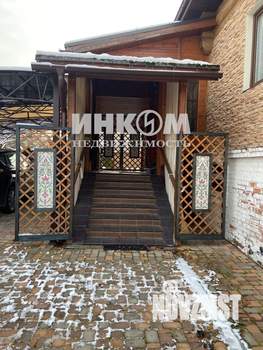 Дом 425м², 3-этажный, участок 12 сот.  