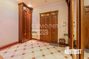 Коттедж 490м², 2-этажный, участок 12 сот.  