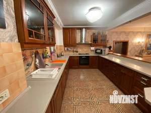 Коттедж 500м², 3-этажный, участок 25 сот.  
