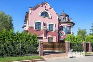 Дом 1000м², 2-этажный, участок 17 сот.  