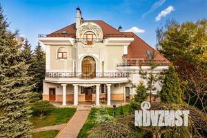 Коттедж 760м², 3-этажный, участок 30 сот.  