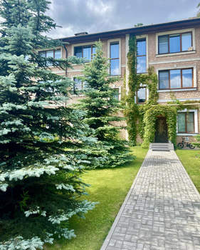 Дом 340м², 3-этажный, участок 9 сот.  