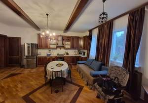 Дом 244м&sup2;, 2-этажный, участок 8 сот.  