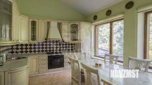 Дом 400м², 3-этажный, участок 30 сот.  