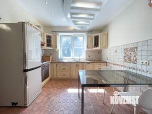 Коттедж 310м², 2-этажный, участок 10 сот.  