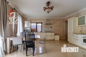 Дом 398м&sup2;, 2-этажный, участок 7 сот.  