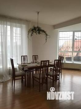 Дом 290м², 3-этажный, участок 6 сот.  