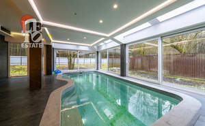 Дом 245м&sup2;, 2-этажный, участок 7 сот.  