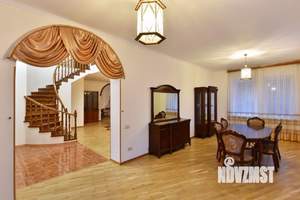 Дом 450м², 2-этажный, участок 12 сот.  
