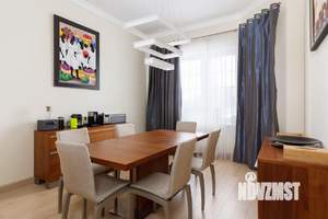 Таунхаус 440м², 3-этажный, участок 7 сот.  
