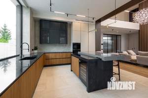 Дом 450м², 2-этажный, участок 16 сот.  