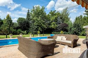 Дом 654м², 3-этажный, участок 19 сот.  