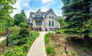 Дом 360м², 3-этажный, участок 0 сот.  