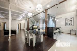 Коттедж 340м², 2-этажный, участок 40 сот.  