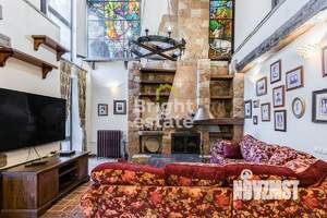 Дом 600м², 4-этажный, участок 15 сот.  