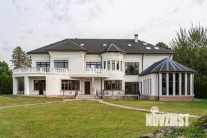 Коттедж 1407м², 4-этажный, участок 35 сот.  