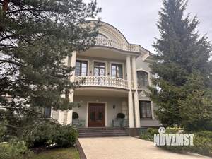 Коттедж 650м², 3-этажный, участок 20 сот.  