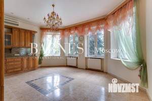 Дом 370м², 2-этажный, участок 15 сот.  