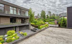 Дом 700м², 3-этажный, участок 6 сот.  
