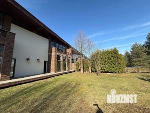 Таунхаус 371м², 3-этажный, участок 3 сот.  