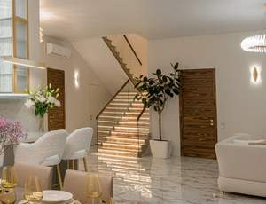 Дом 250м², 2-этажный, участок 10 сот.  