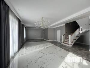 Таунхаус 623м², 2-этажный, участок 10 сот.  