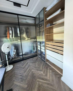 Дом 205м², 2-этажный, участок 4 сот.  