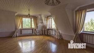 Дом 400м², 3-этажный, участок 30 сот.  