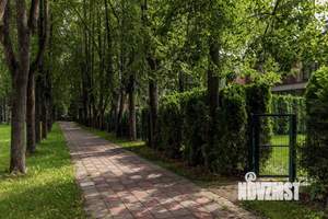 Таунхаус 400м², 2-этажный, участок 5 сот.  