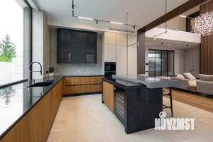 Коттедж 450м², 2-этажный, участок 16 сот.  