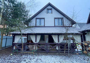 Дом 201м&sup2;, 3-этажный, участок 8 сот.  