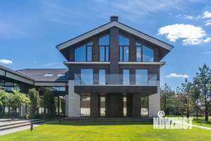 Дом 1500м², 3-этажный, участок 23 сот.  