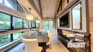 Дом 318м&sup2;, 3-этажный, участок 25 сот.  