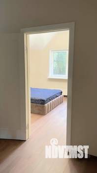 Коттедж 250м², 3-этажный, участок 6 сот.  