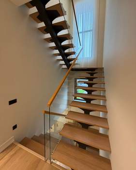 Дом 200м², 3-этажный, участок 3 сот.  