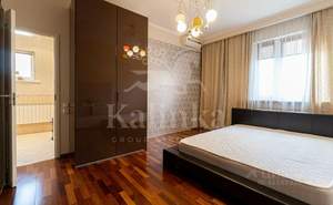 Дом 350м², 3-этажный, участок 0 сот.  
