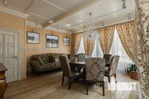 Дом 222м², 2-этажный, участок 30 сот.  