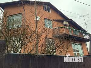 Дом 290м², 3-этажный, участок 6 сот.  