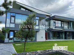 Дом 800м&sup2;, 2-этажный, участок 15 сот.  