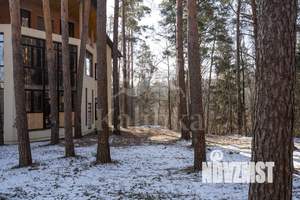 Дом 551м², 3-этажный, участок 14 сот.  