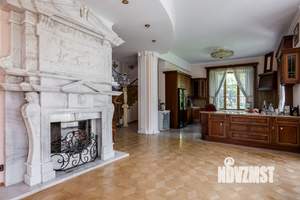 Дом 675м², 2-этажный, участок 18 сот.  