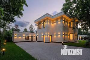 Дом 250м², 2-этажный, участок 10 сот.  